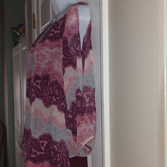 By and By layered maroon top with removeable necklace  Sz L - Picture 4 of 7